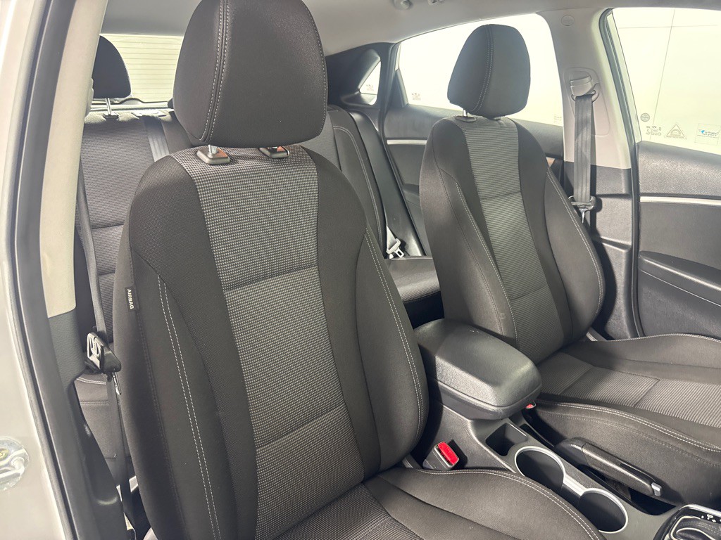 2017 Hyundai Elantra Image 21