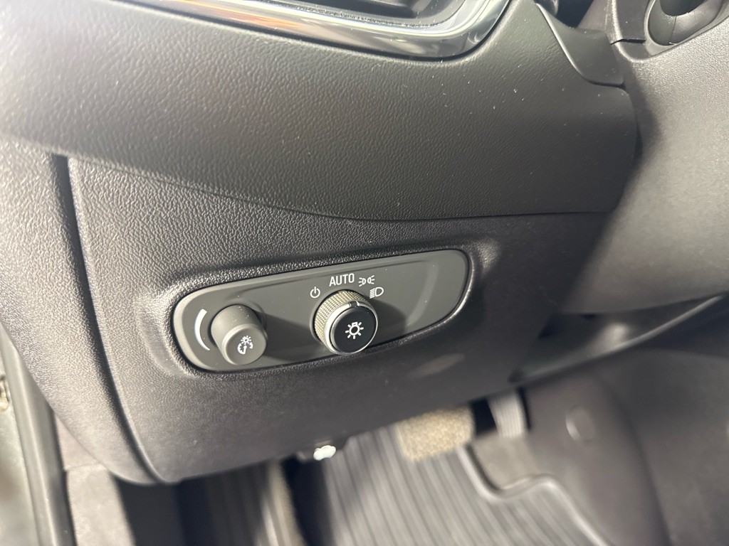 2018 Chevrolet Equinox Image 13