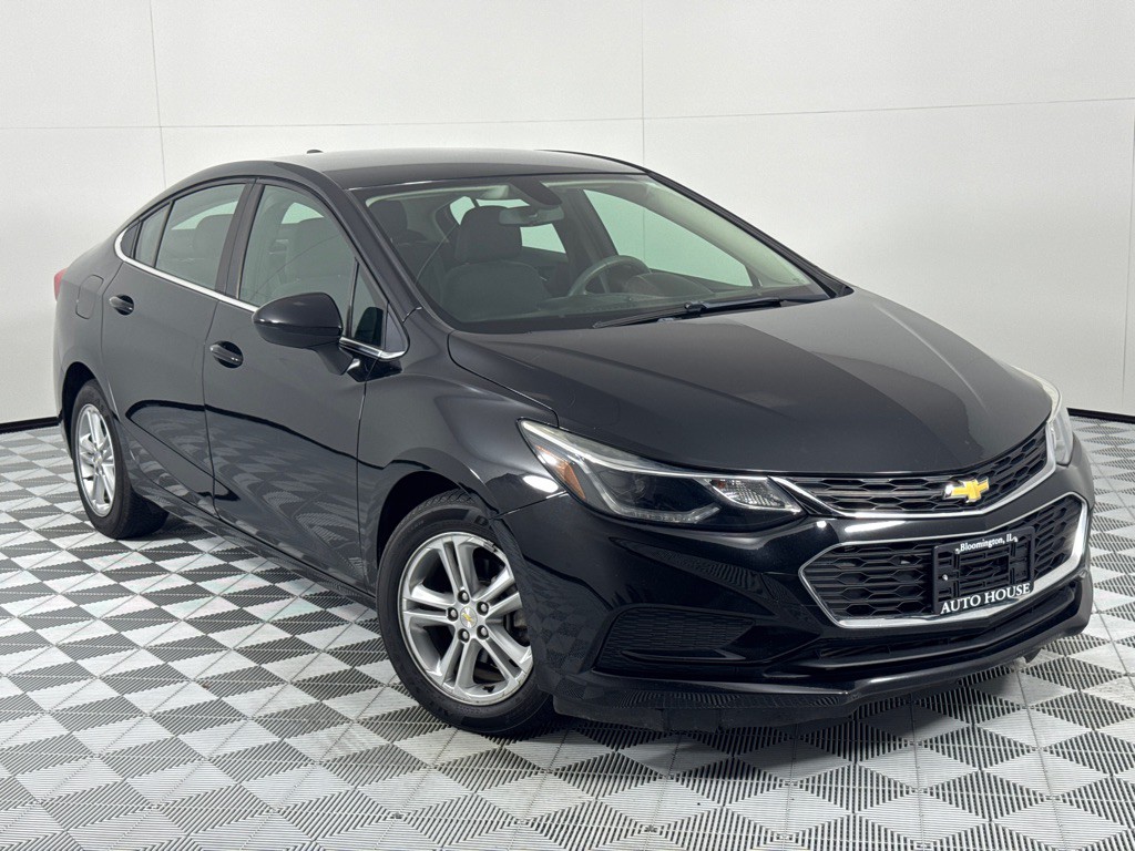 2018 Chevrolet Cruze Image 2