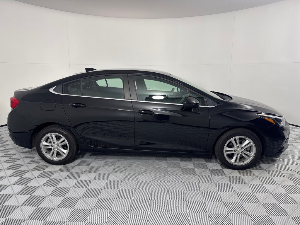 2018 Chevrolet Cruze Image 4