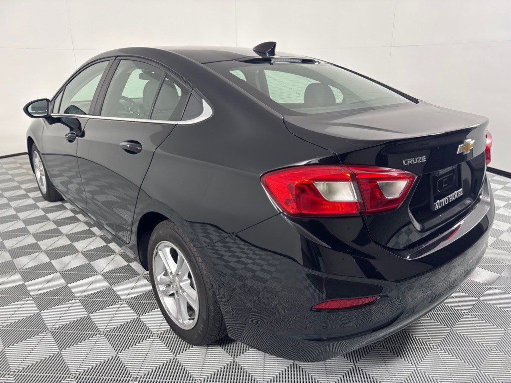 2018 Chevrolet Cruze Image 8