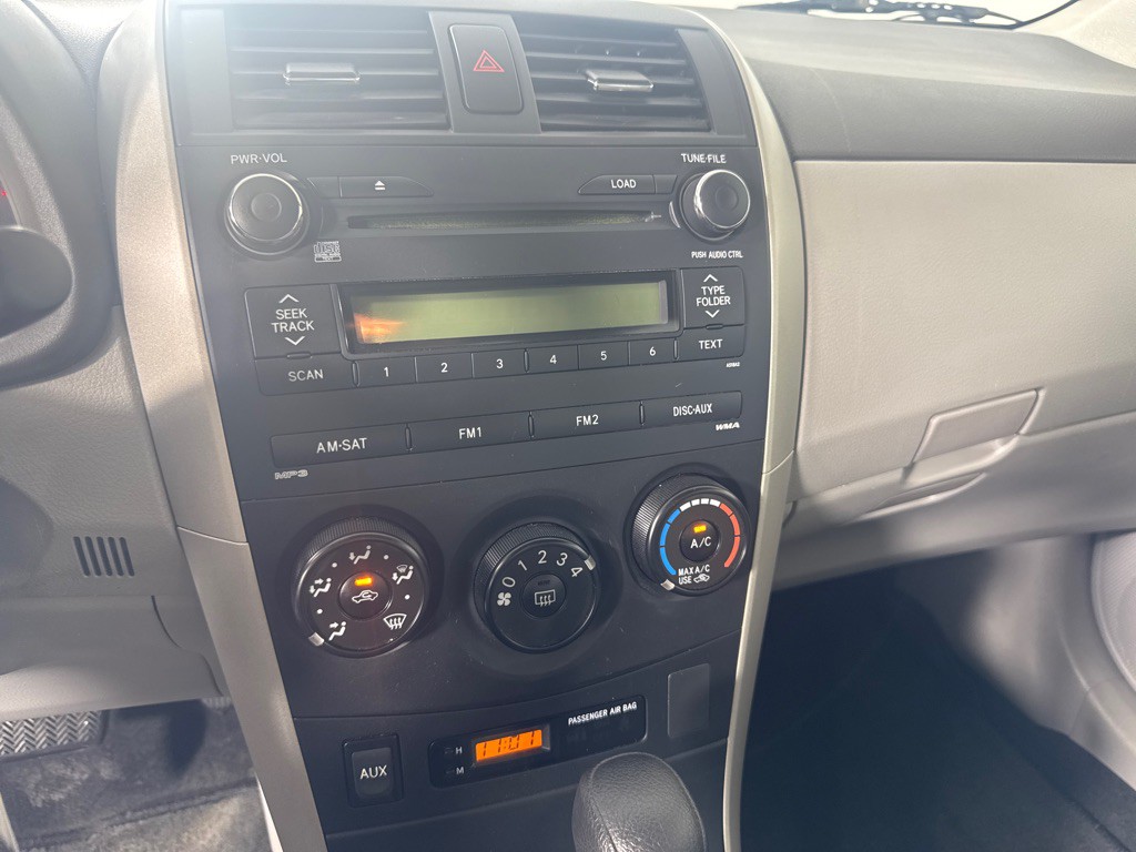 2010 Toyota Corolla Image 16