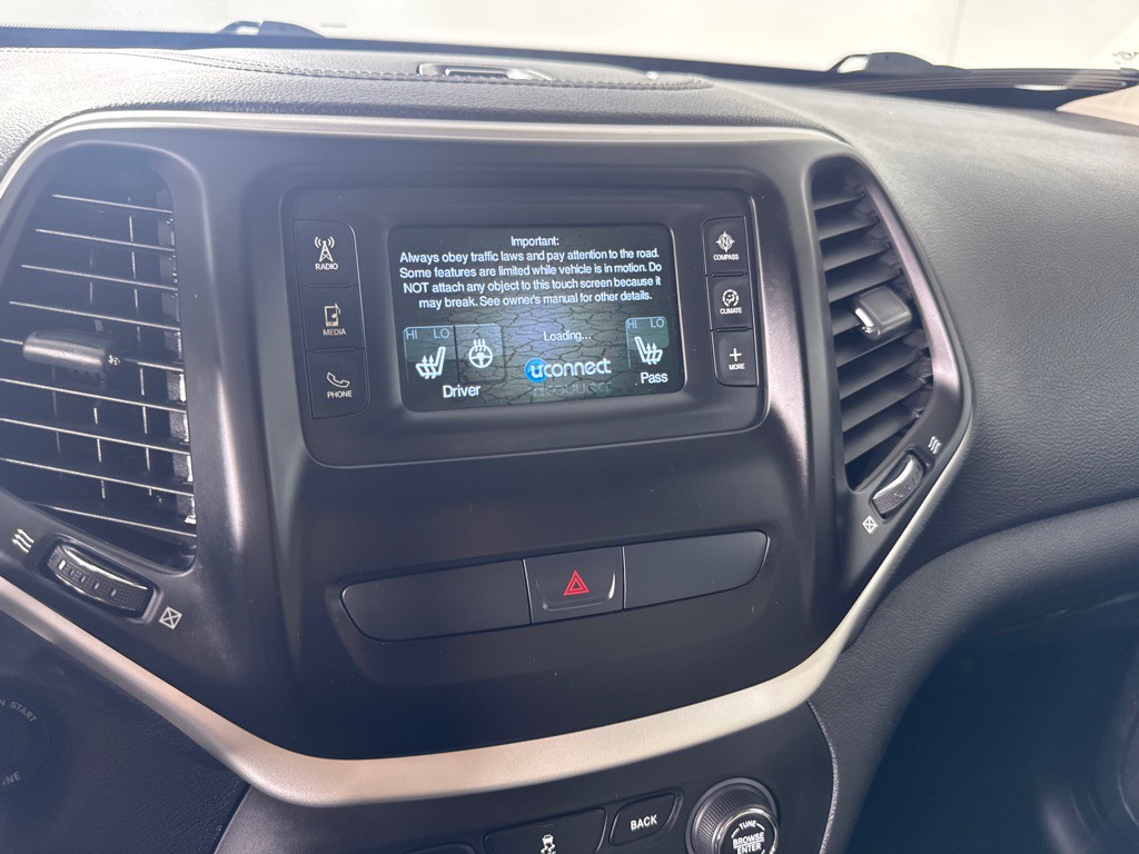 2016 Jeep Cherokee Image 16