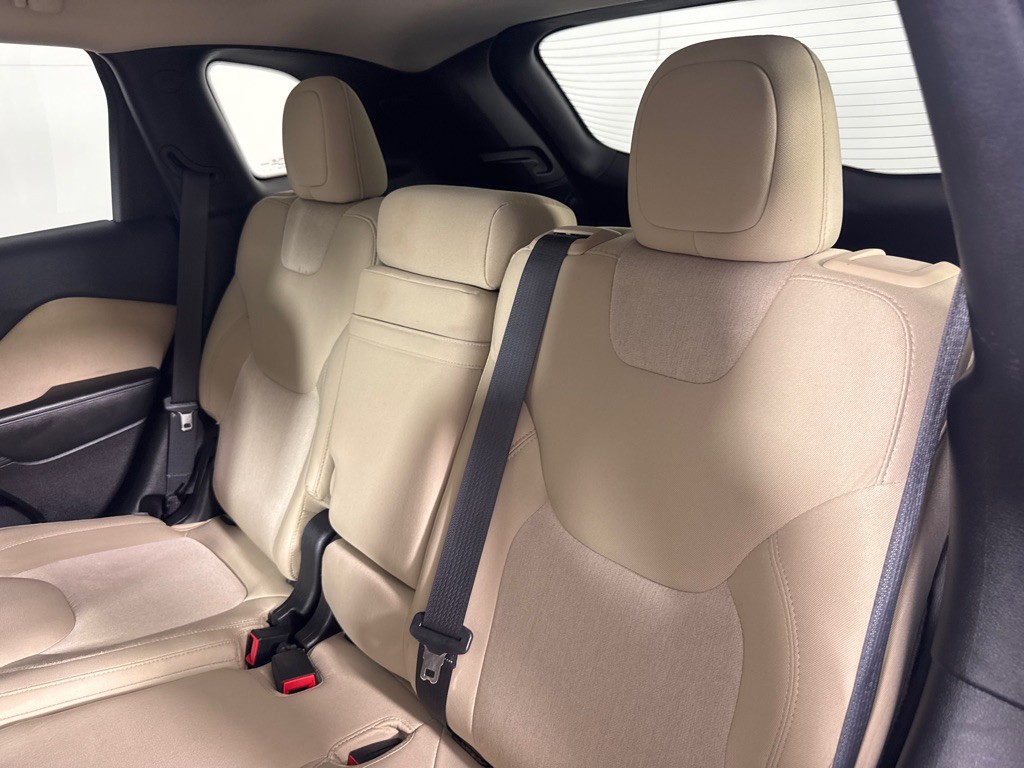 2016 Jeep Cherokee Image 20