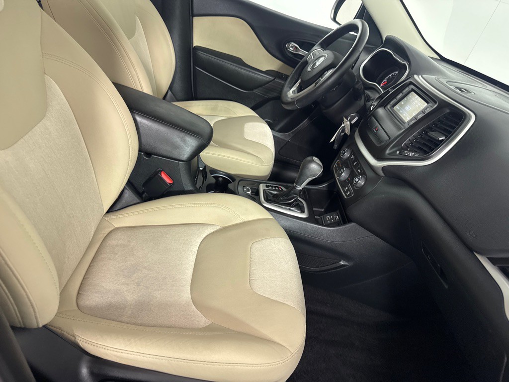 2016 Jeep Cherokee Image 24