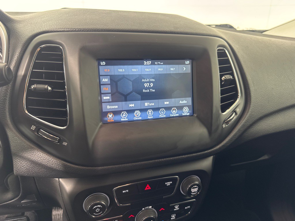 2019 Jeep Compass Image 15