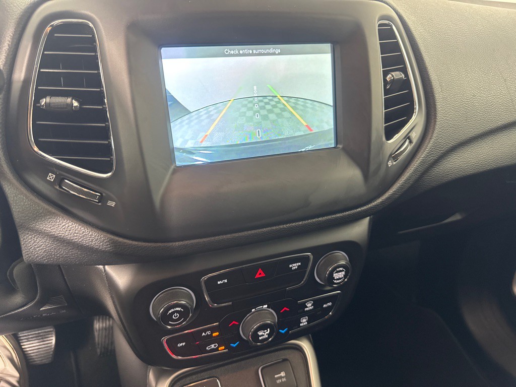 2019 Jeep Compass Image 16