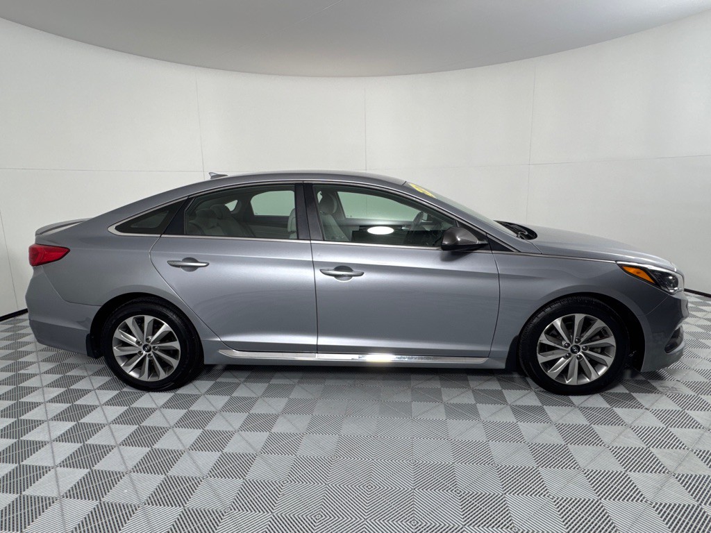 2016 Hyundai Sonata Image 4