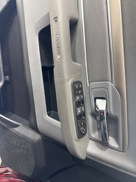 2016 RAM 1500 Image 12