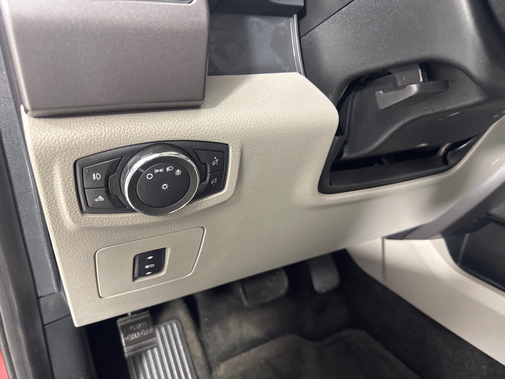 2015 Ford F-150 Image 13