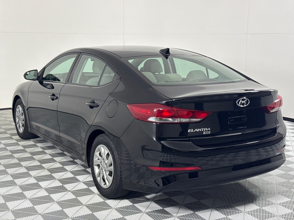 2017 Hyundai Elantra Image 6