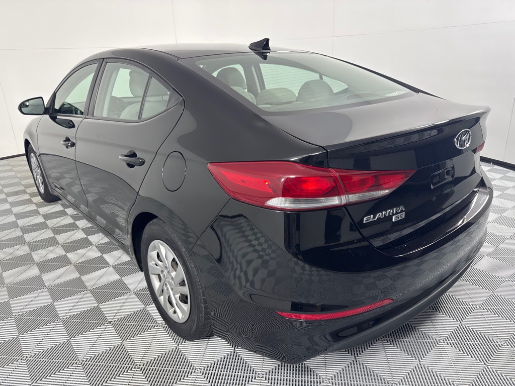 2017 Hyundai Elantra Image 7