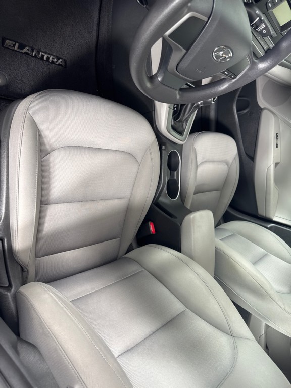 2017 Hyundai Elantra Image 13
