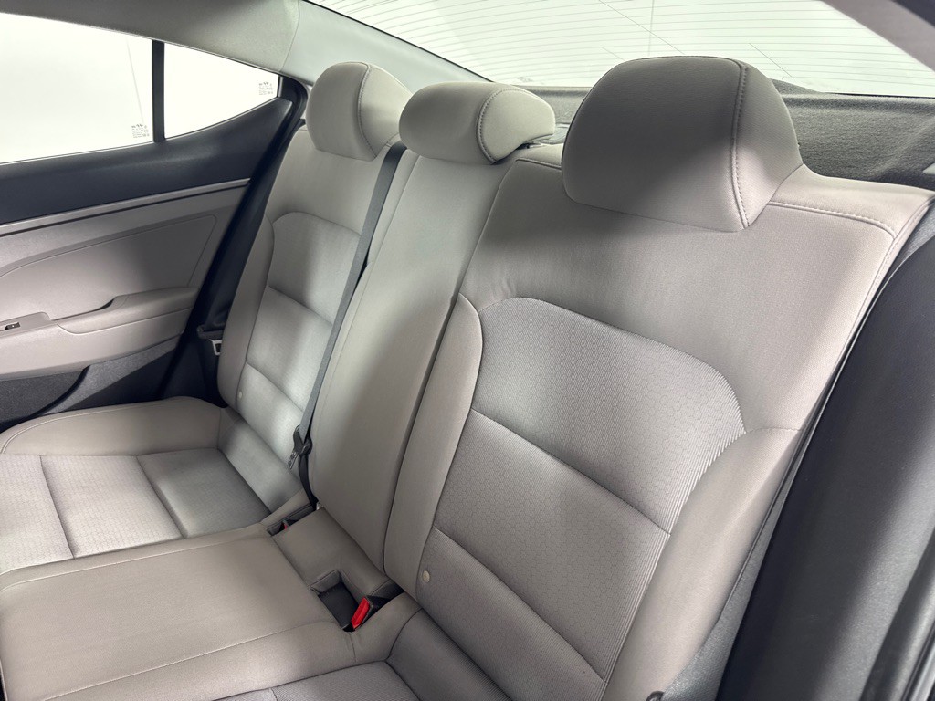 2017 Hyundai Elantra Image 20