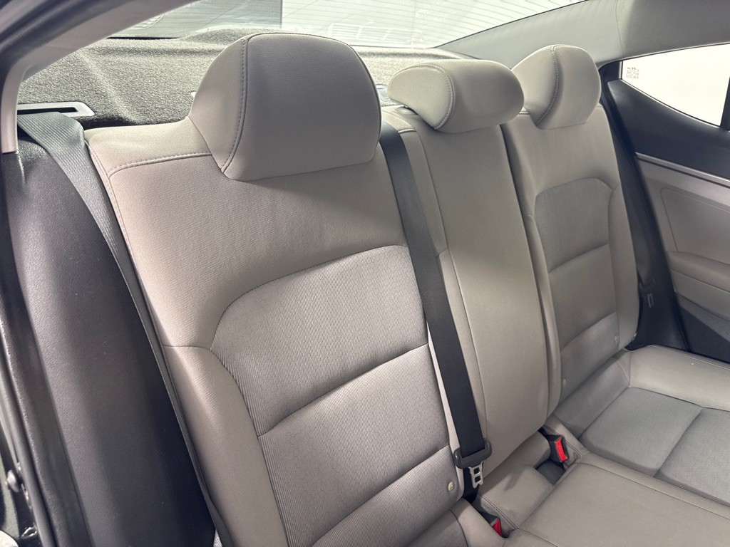 2017 Hyundai Elantra Image 22