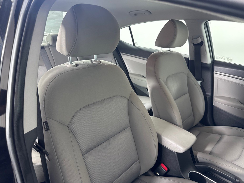 2017 Hyundai Elantra Image 24