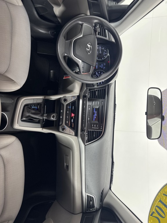 2017 Hyundai Elantra Image 25