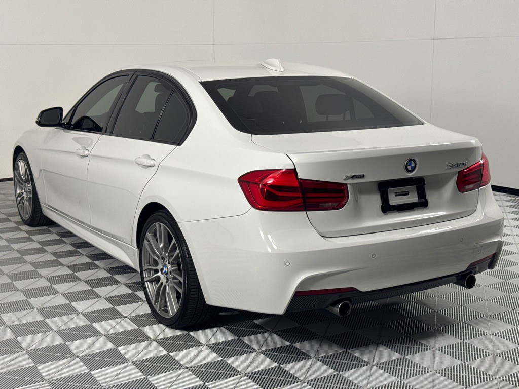 2016 BMW 3 Series Image 7