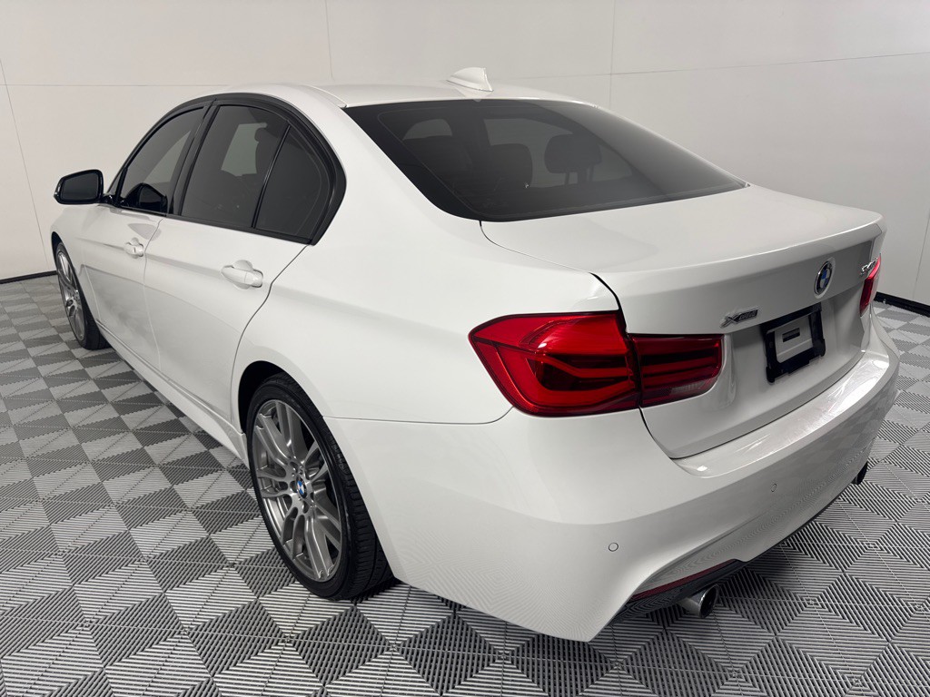 2016 BMW 3 Series Image 8