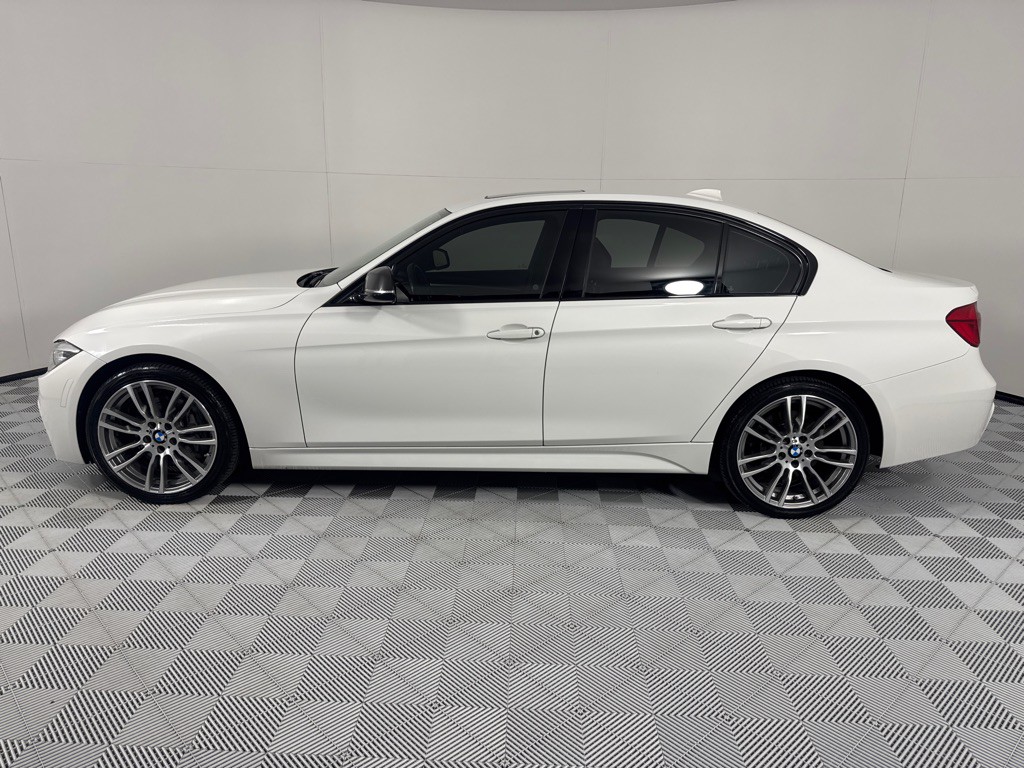 2016 BMW 3 Series Image 9
