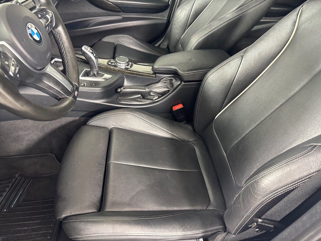 2016 BMW 3 Series Image 11