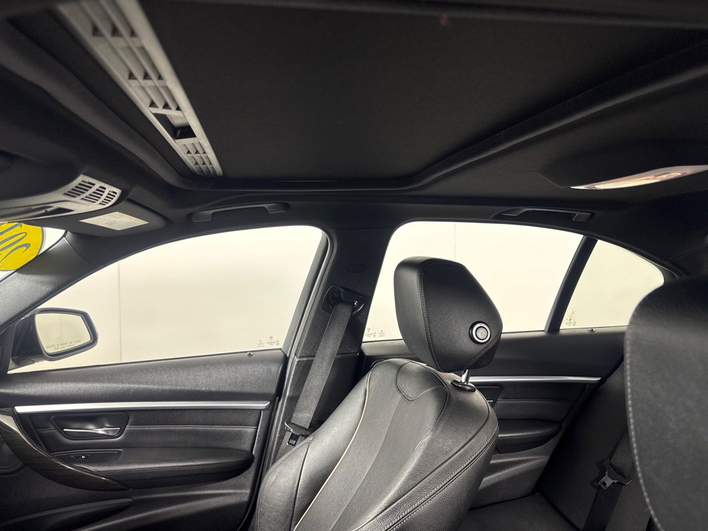 2016 BMW 3 Series Image 13