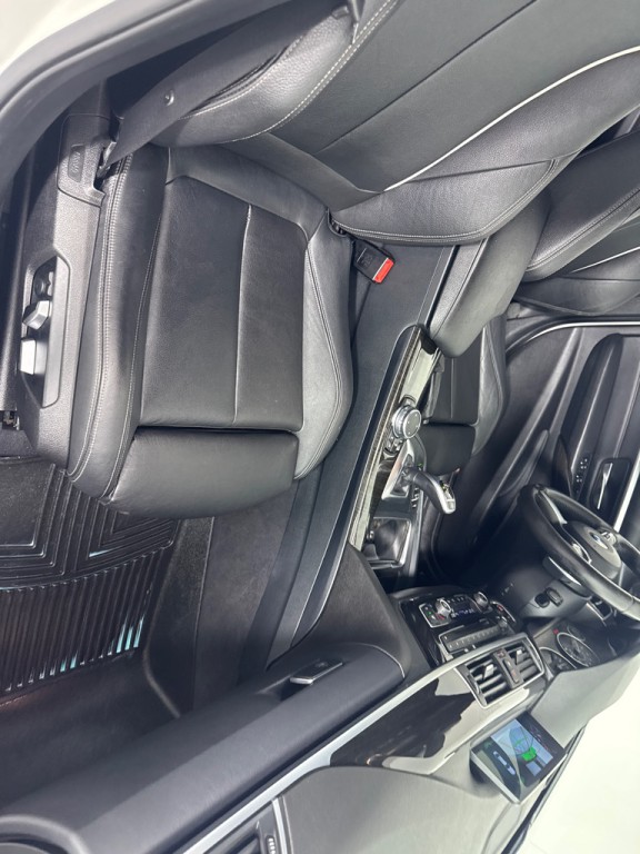 2016 BMW 3 Series Image 24