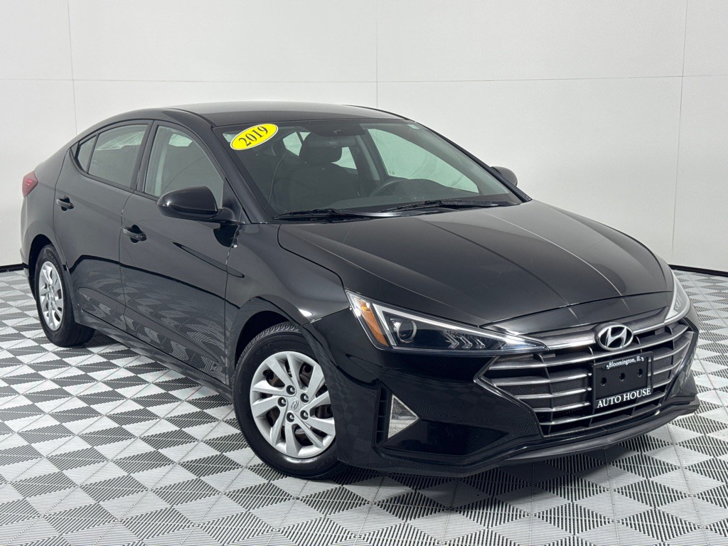 2019 Hyundai Elantra Image 2