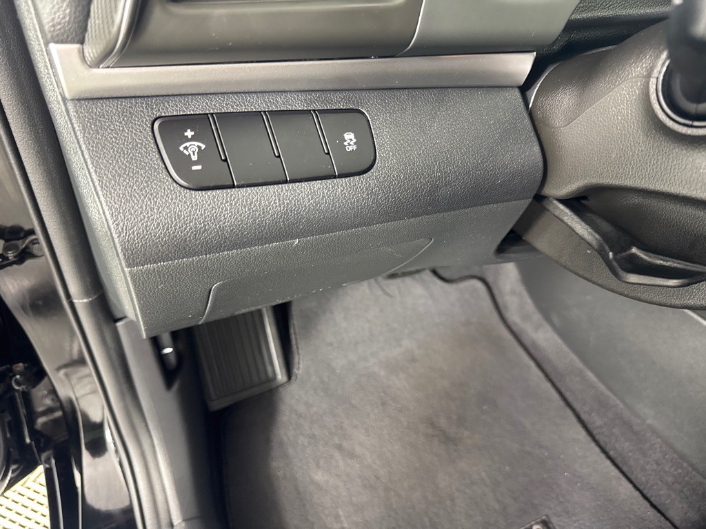 2019 Hyundai Elantra Image 15