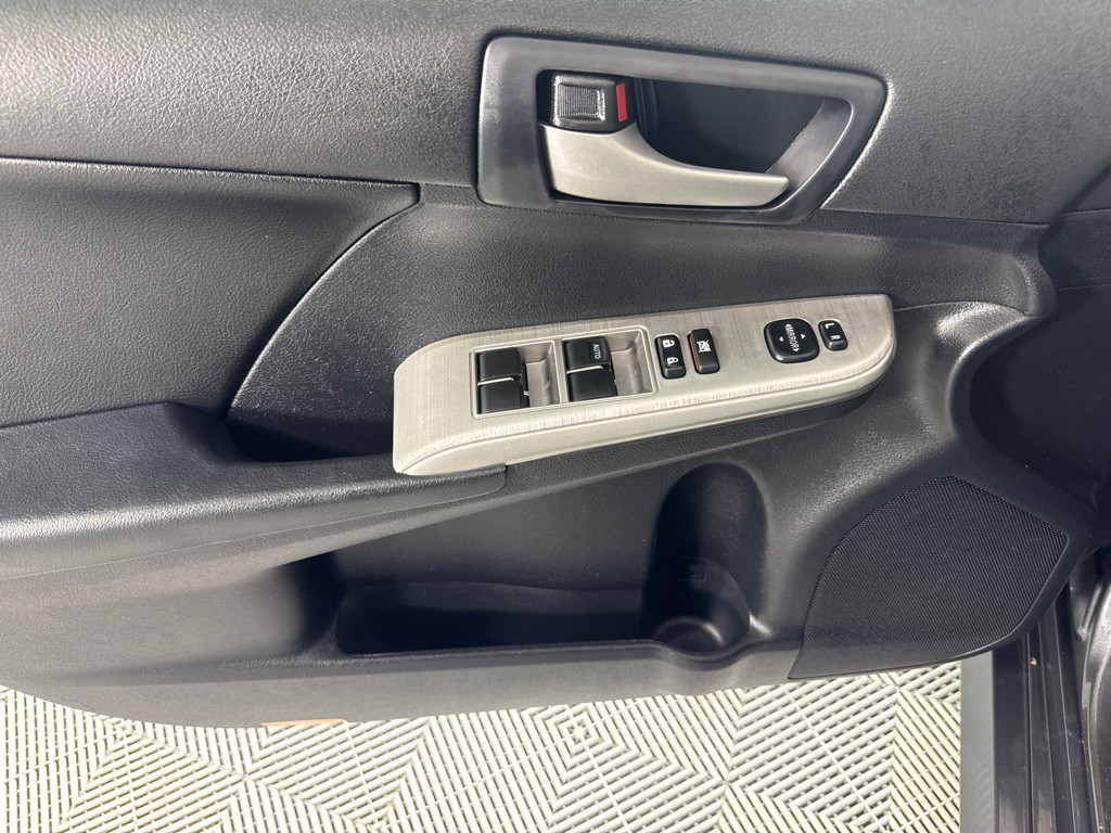 2014 Toyota Camry Image 9