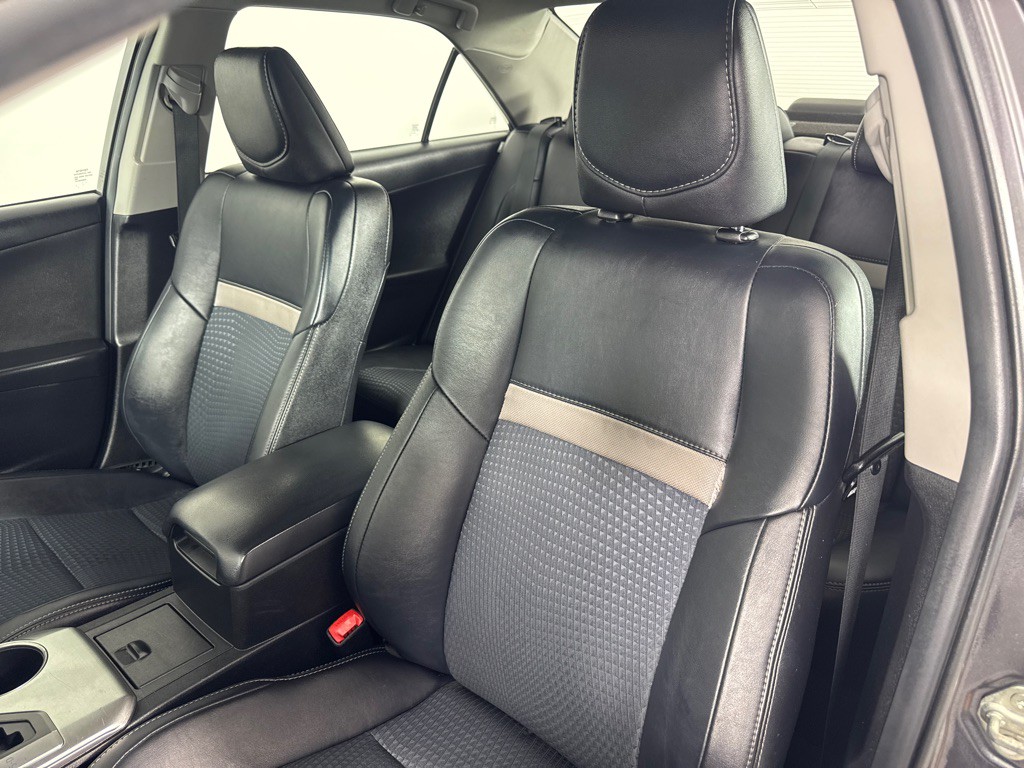 2014 Toyota Camry Image 11