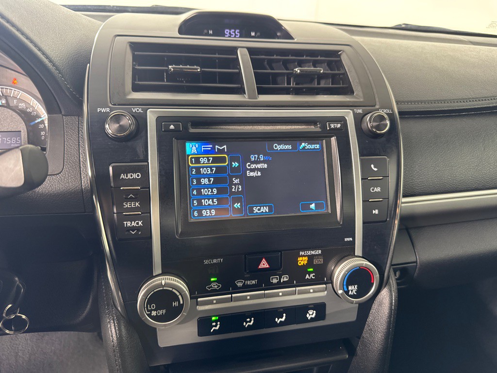 2014 Toyota Camry Image 14