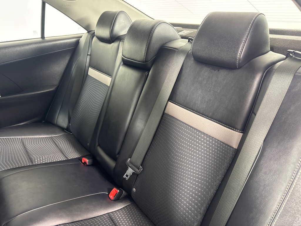 2014 Toyota Camry Image 17