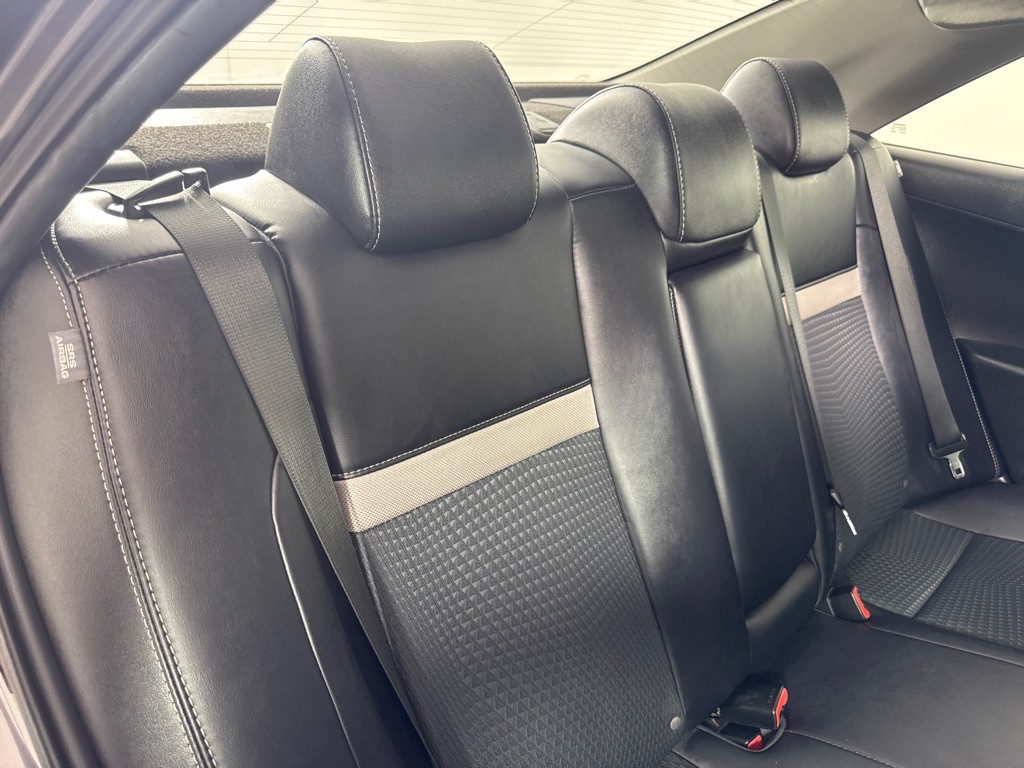 2014 Toyota Camry Image 19