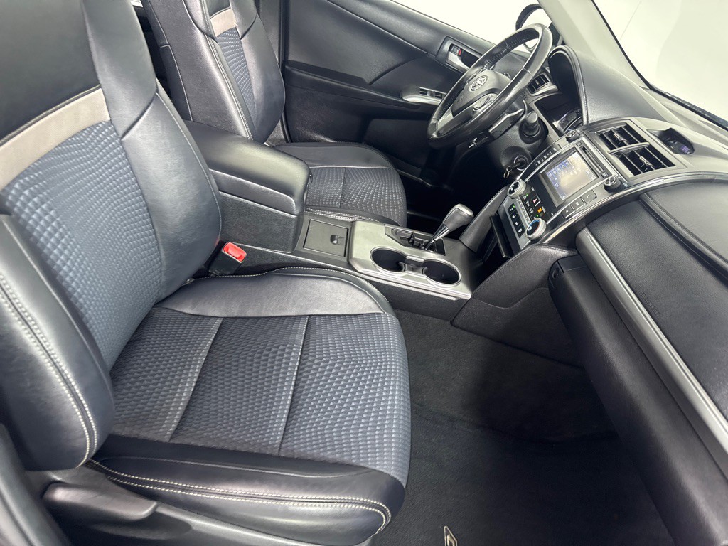 2014 Toyota Camry Image 20