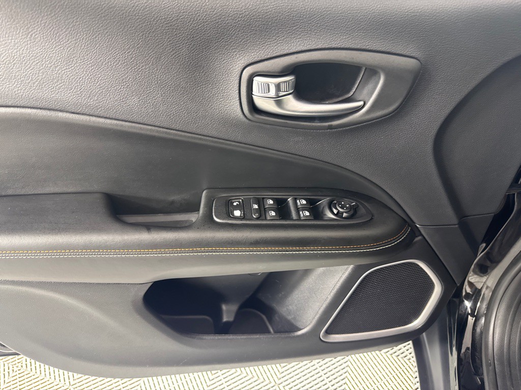 2018 Jeep Compass Image 13