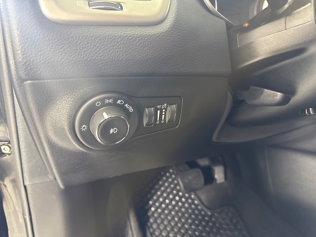 2018 Jeep Compass Image 15