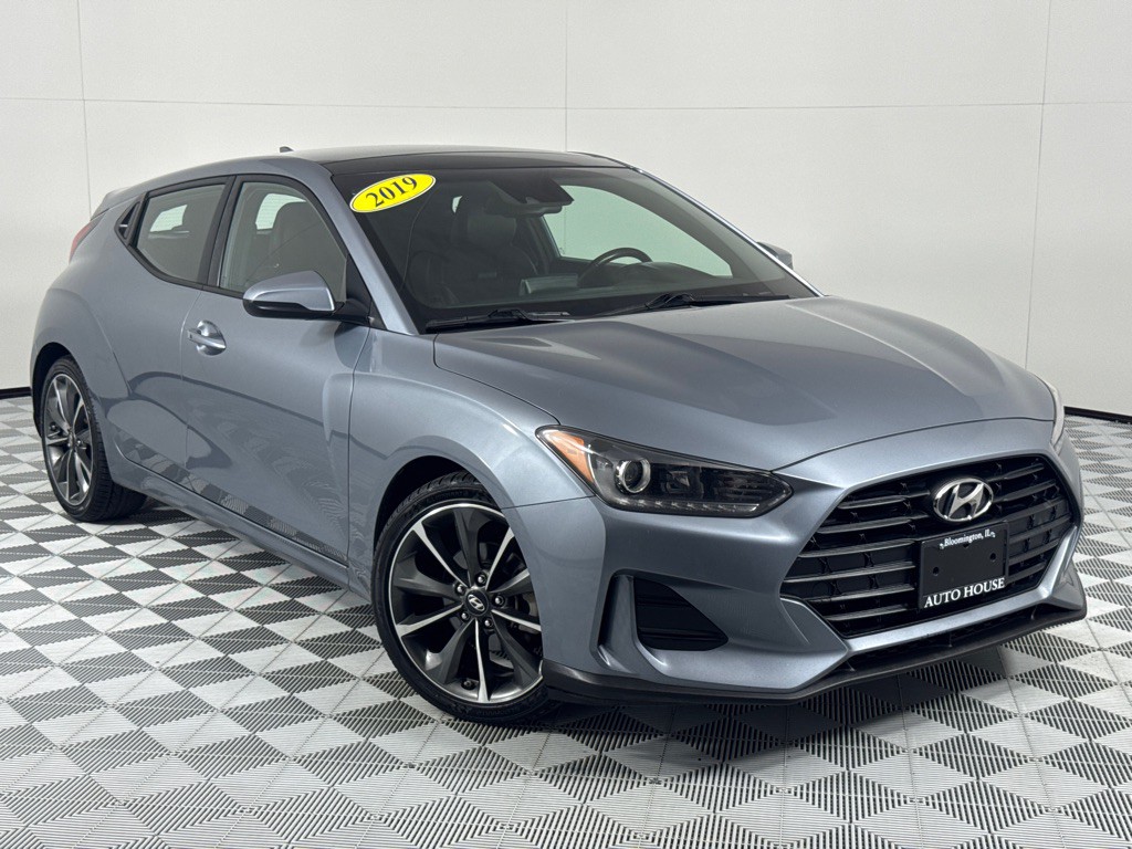 2019 Hyundai Veloster Image 2