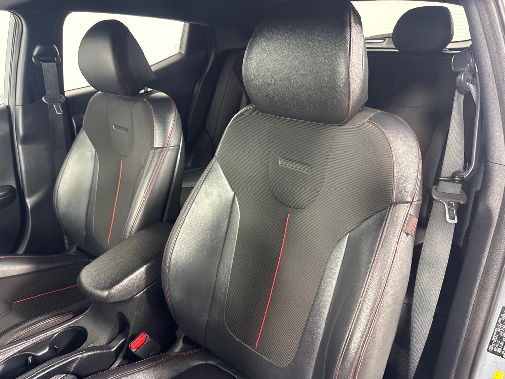 2019 Hyundai Veloster Image 10