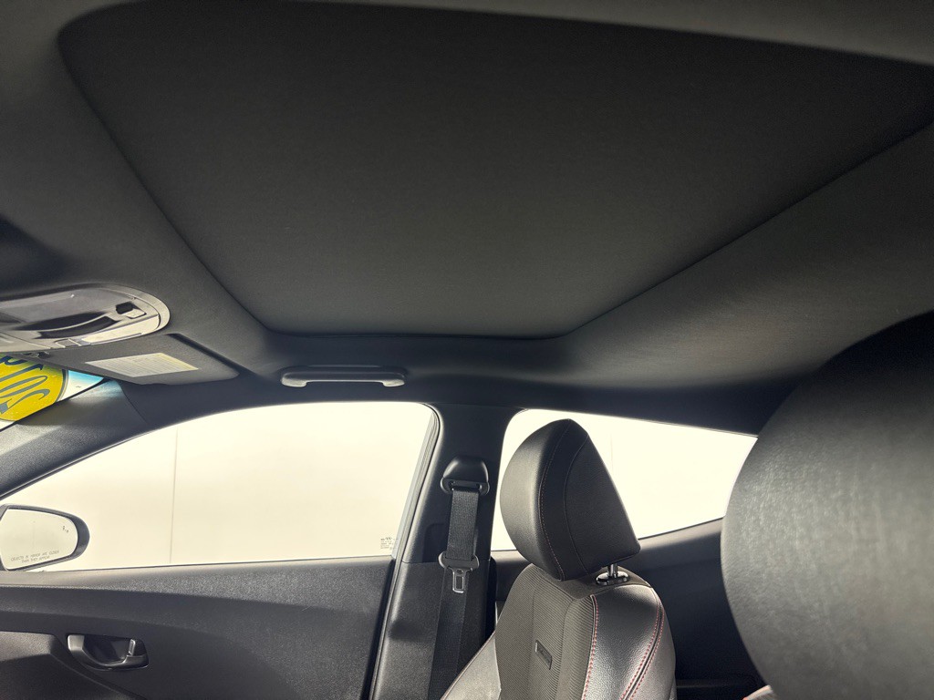 2019 Hyundai Veloster Image 11