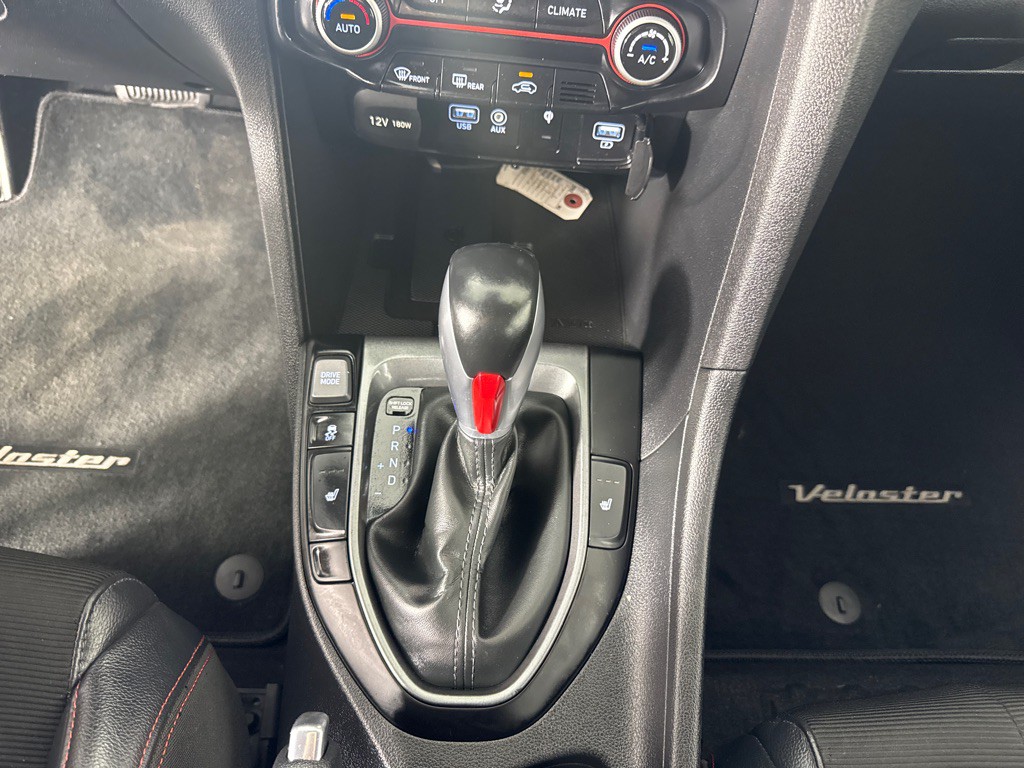 2019 Hyundai Veloster Image 16
