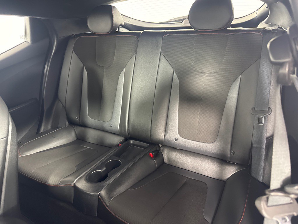 2019 Hyundai Veloster Image 17
