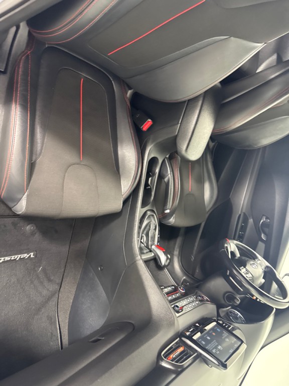 2019 Hyundai Veloster Image 20