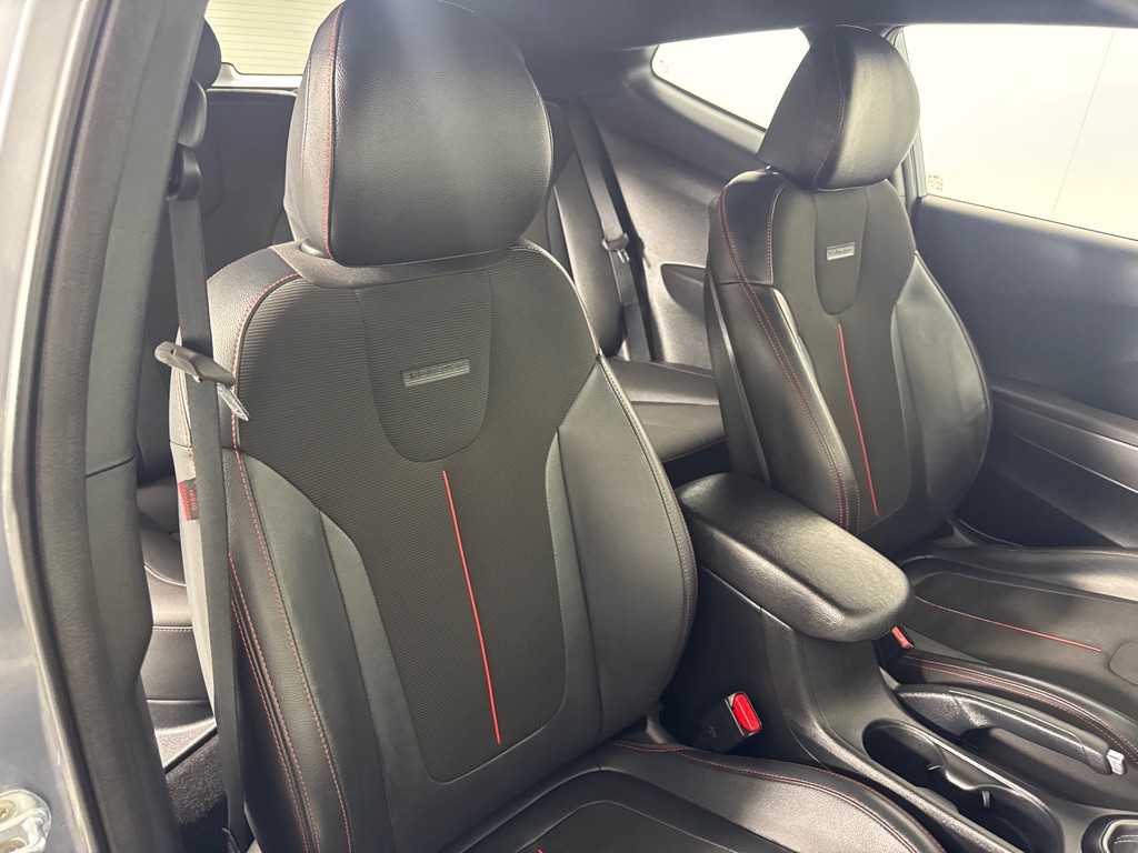 2019 Hyundai Veloster Image 21
