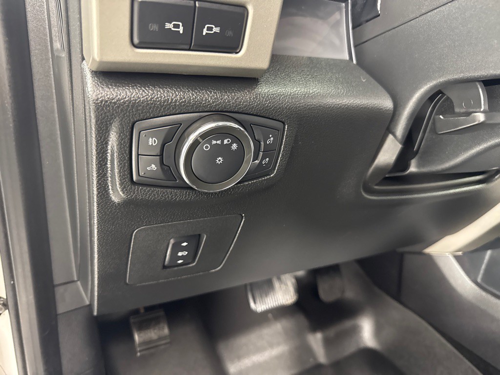 2015 Ford F-150 Image 17