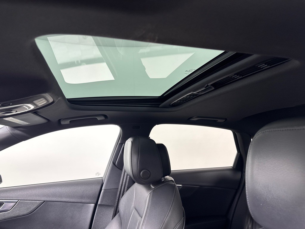 2017 Audi A4 Image 16