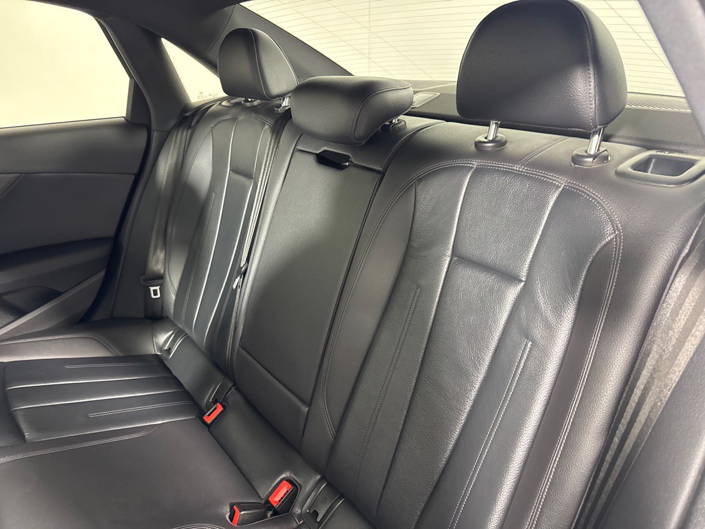 2017 Audi A4 Image 24