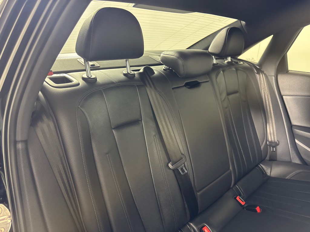 2017 Audi A4 Image 26