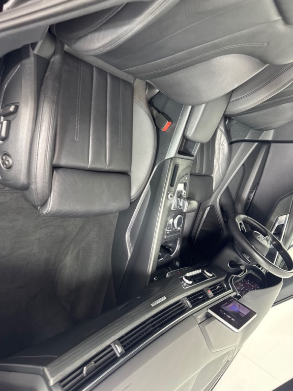 2017 Audi A4 Image 27