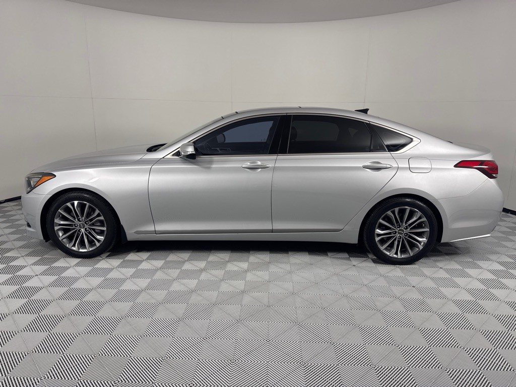 2015 Hyundai Genesis Image 9